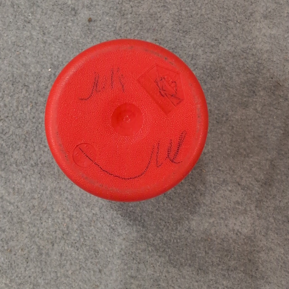 Vintage 1996 Yahtzee Milton Bradley Classic Dice Game 950 Red Shaker Cup - Picture 3 of 5